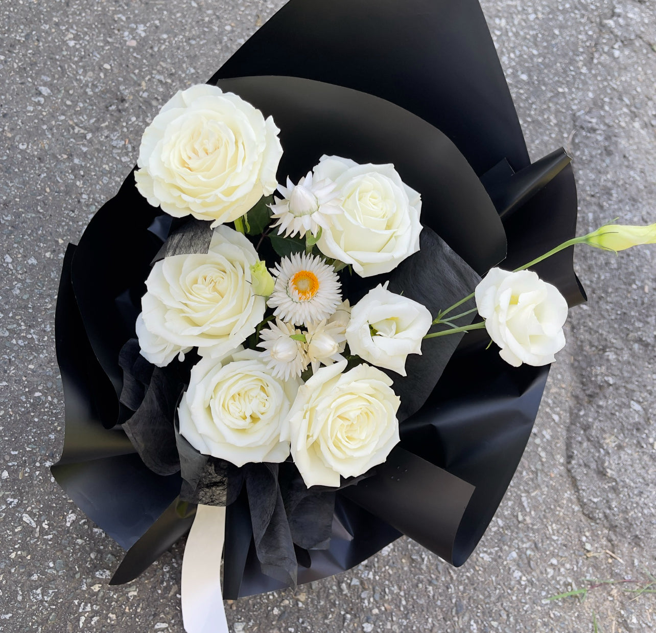 Rose 5 White Bouquet