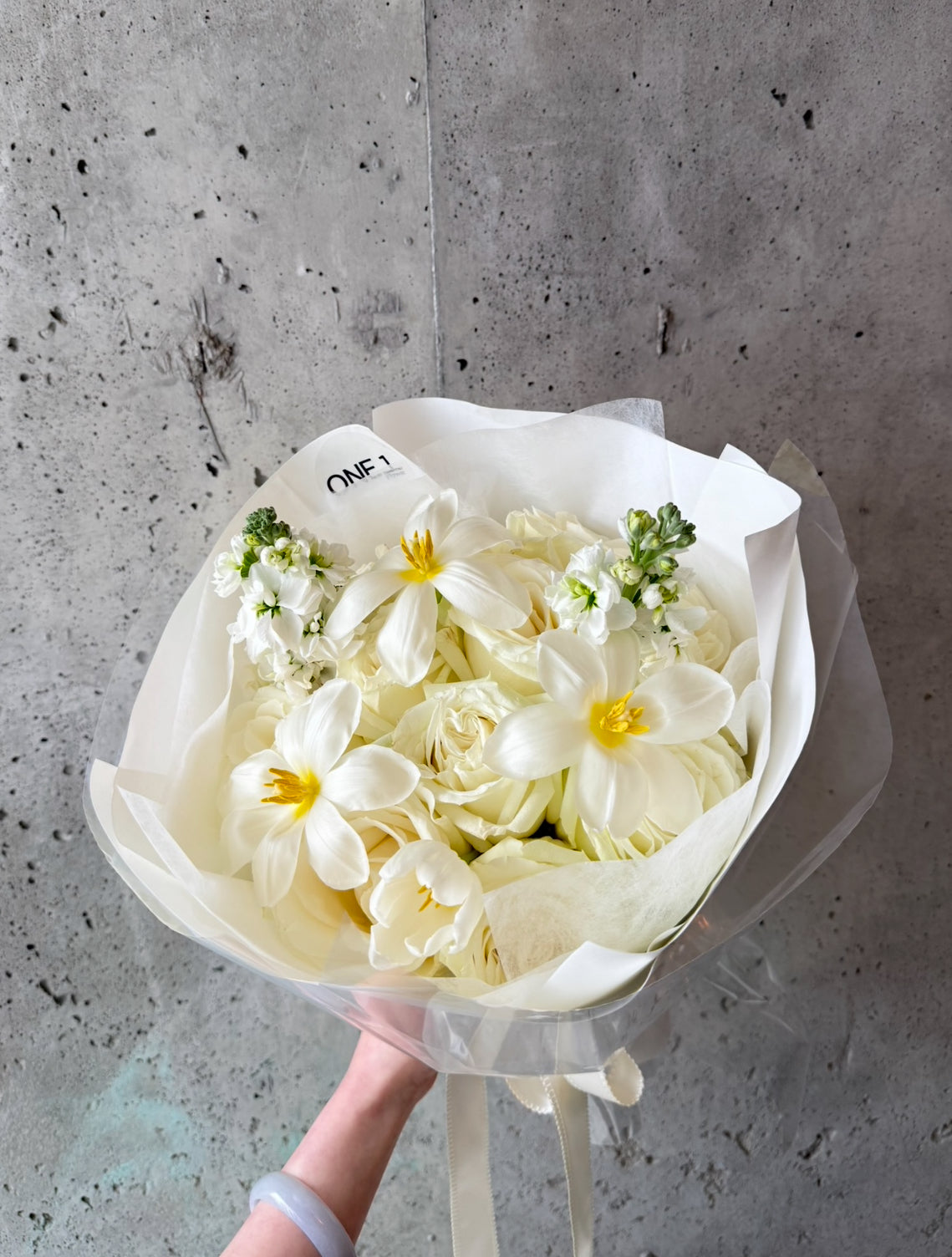 White Roses with all white