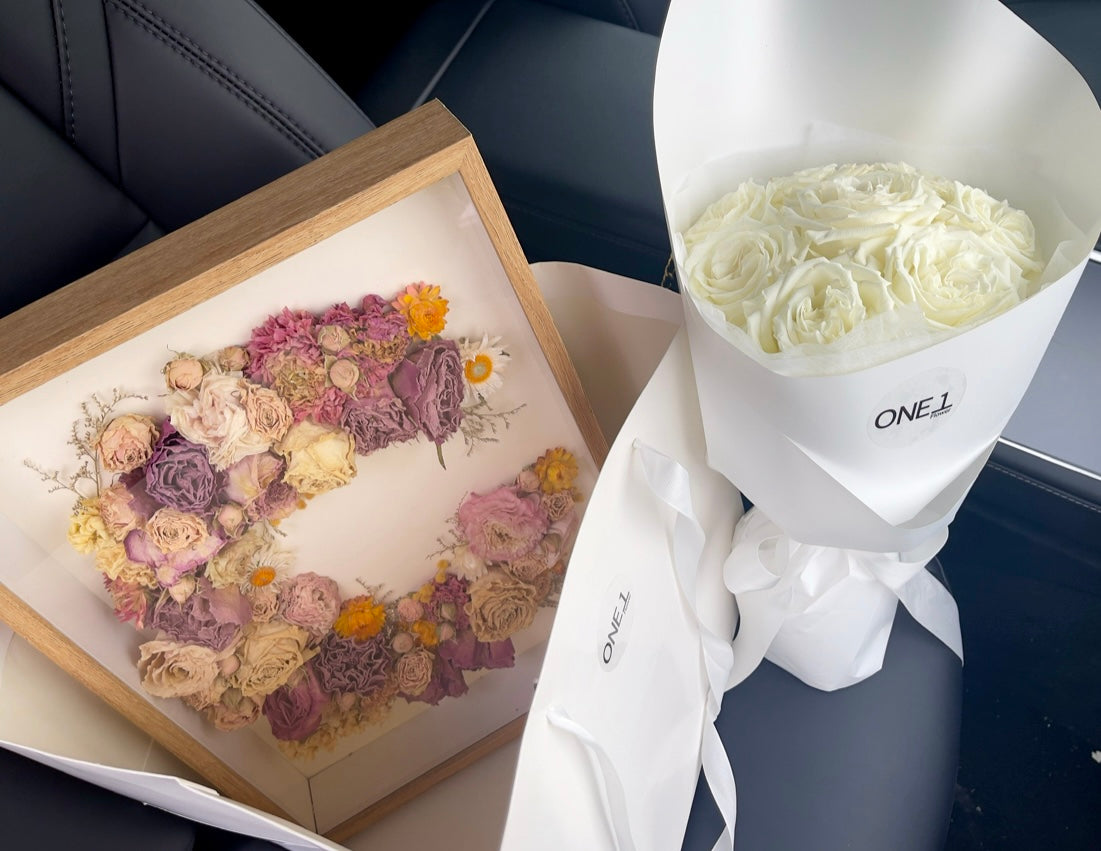 Roses in Frame (PreOrder)