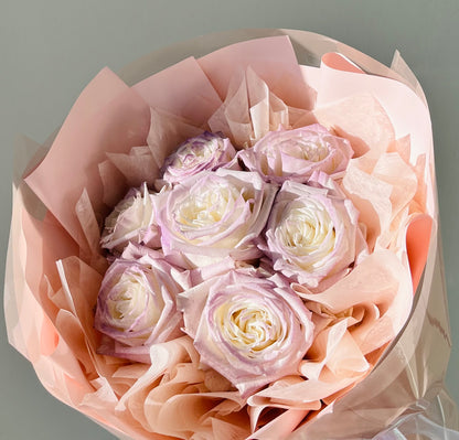 7 light purple/white roses bouquet