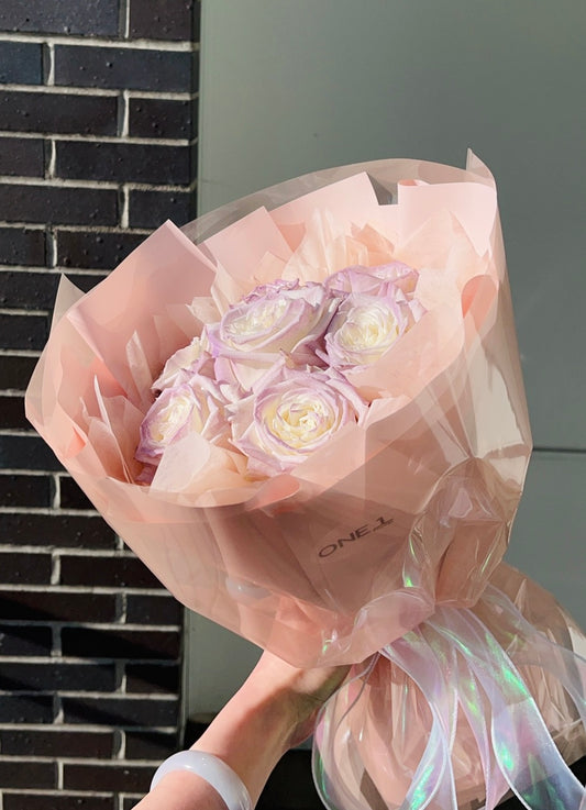 7 light purple/white roses bouquet